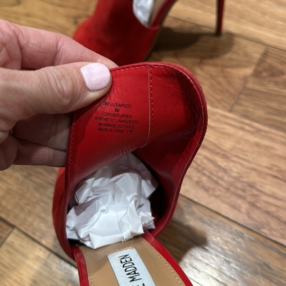 Steve Madden Women’s Sinful Mules in Siren Red 8 - Picture 8 of 10